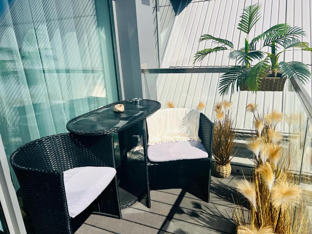 Granaria Kingdom & Happiness Premium Apartments By The River - Gratis Prosecco กดัญสก์ ภายนอก รูปภาพ