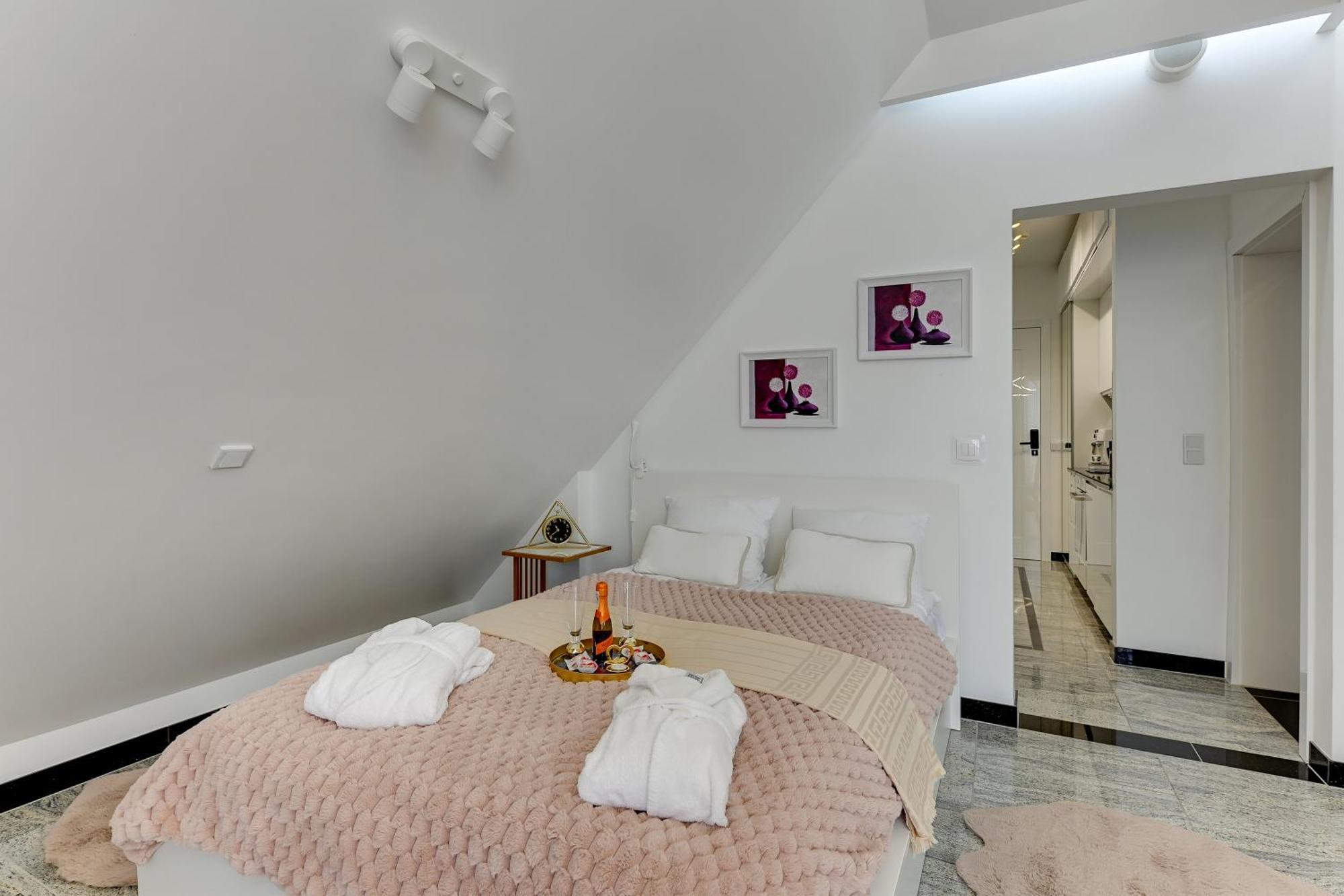 Granaria Kingdom & Happiness Premium Apartments By The River - Gratis Prosecco กดัญสก์ ภายนอก รูปภาพ